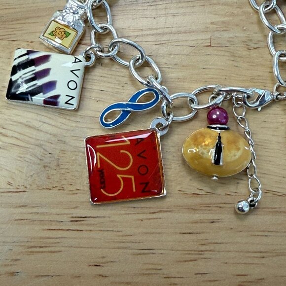 Avon Charm Bracelet Silver Tone, Glam, Fashion, Makeup, Cosmetics, Unique, Y2K - Picture 5 of 16